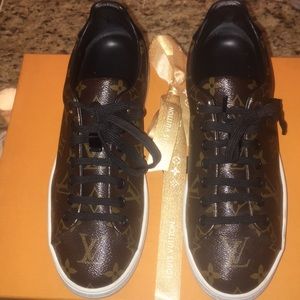 Louis Vuitton Front Row Sneaker Size 38